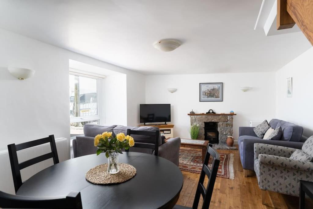 Charming 3 Bedroom Harbour Cottage With Parking ペンザンス エクステリア 写真