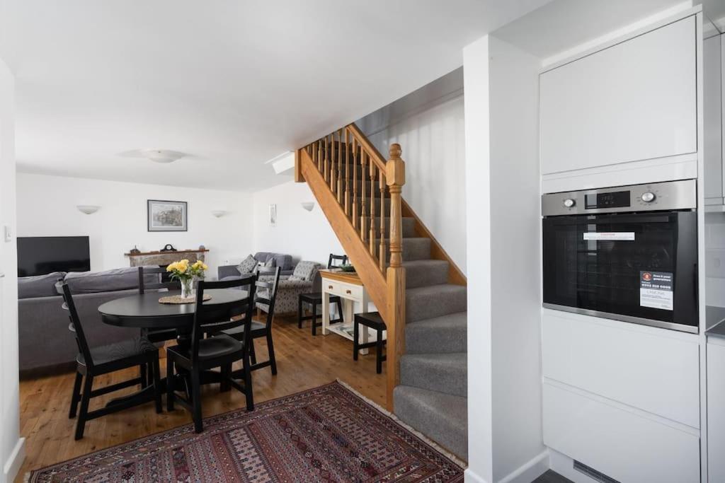 Charming 3 Bedroom Harbour Cottage With Parking ペンザンス エクステリア 写真